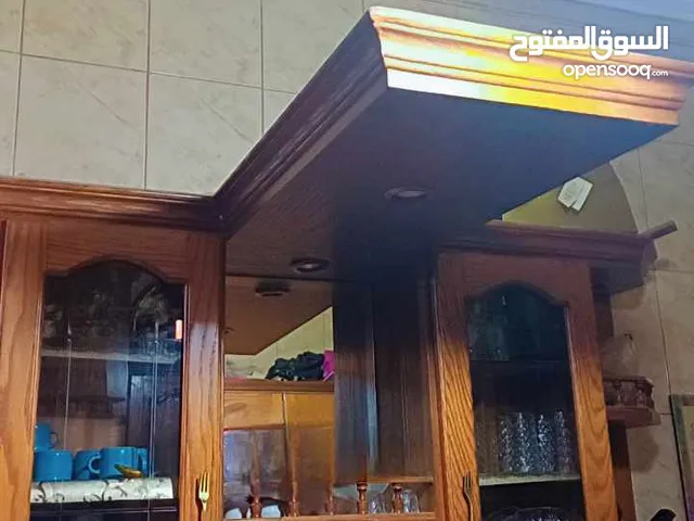 مطبخ بلوط صولد مع جرانيت سعودي مستعمل للبيع