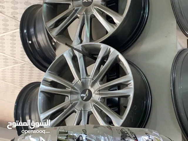 عنوان المحل شارع بنغازي بجوار مسجد العايب متوفر جميع انواع الاطارات الاصلية والصينيه