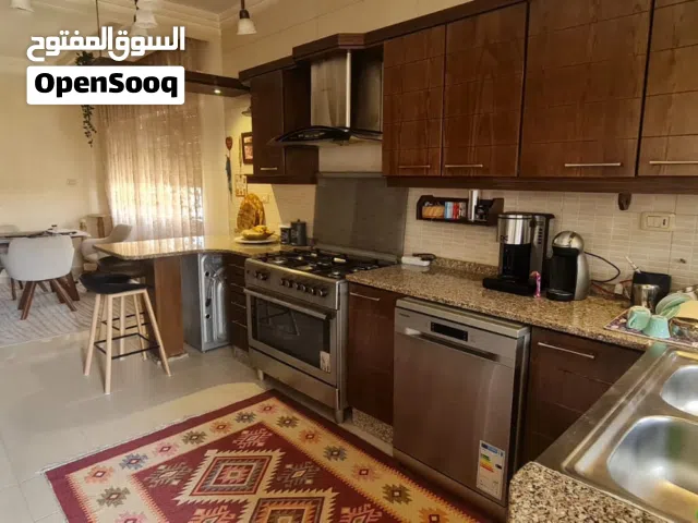 مطبخ خشب كامل مع روديتر الشفط والفرن إيطالي للبيع