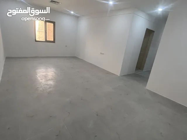 195 m2 3 Bedrooms Apartments for Rent in Al Ahmadi Sabahiya