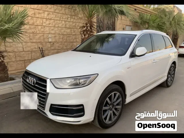 سيارة أودي Q7 2016 موديل خليجي لون أبيض بحالة ممتازة بدون حوادث
