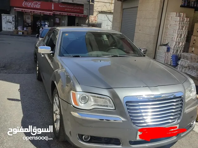كرايسلر 2012 للبيع