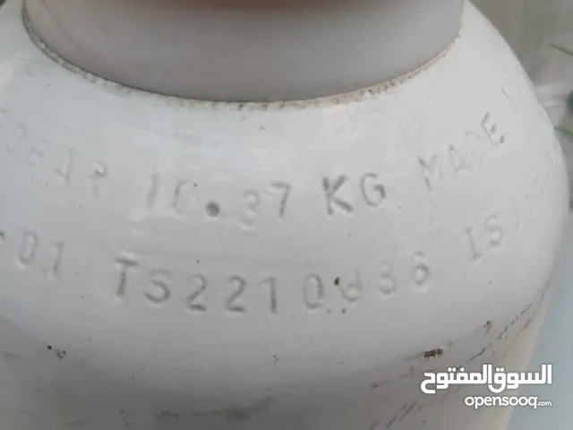 اسطوانة اكسجين عدد 2 راكب على وحدة منهم جهاز التحكم بالتنفس سعة 37 كم الاثنين ب 100 دينار