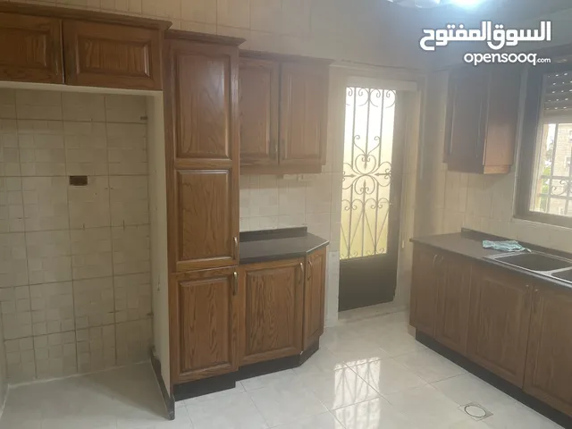 طبربور شقة طابق ثالث 149 م2 للبيع من المالك مباشرة 3 غرف نوم 3 حمامات مطبخ راكب تدفئة ديزل و مكيفات