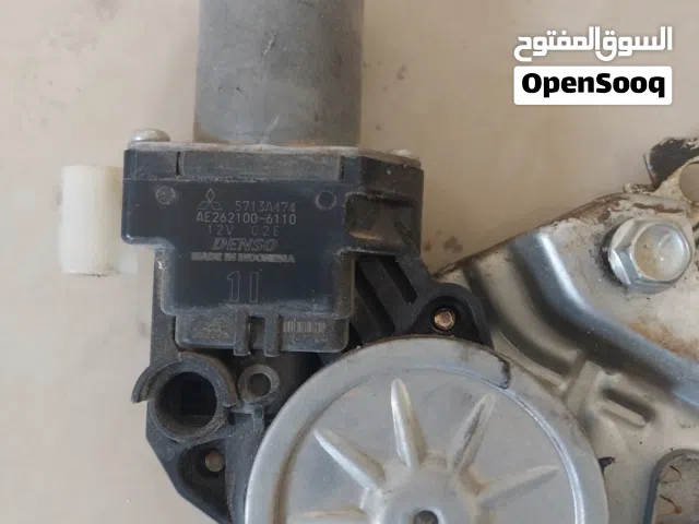 ماكنة زجاج بكم متسوبيشي L200  موديل 2022 تركب لزجاج الباب بجانب السائق  تركب من موديل 2016.الى 2023
