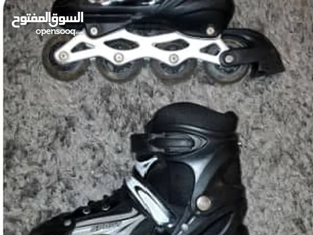 اسكيت اسود مقاس وسط