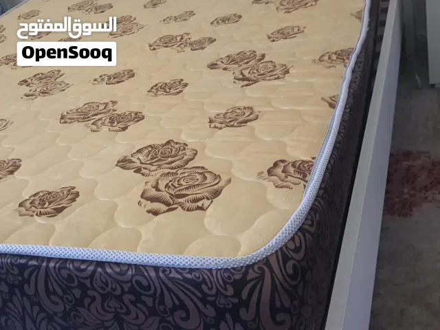 فرشة اسفنج ضغط عالي مستعمل بحاله جيده