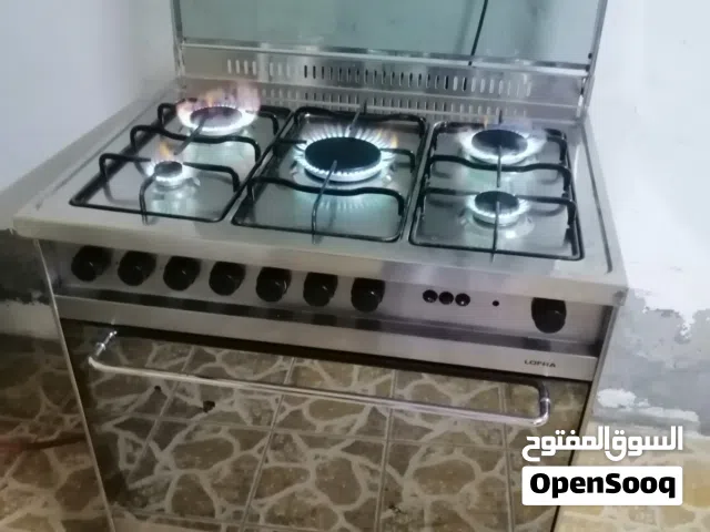 لوفرا إيطالي نظيف شغال فوق تحت مفتاحين للفرن والشوايه