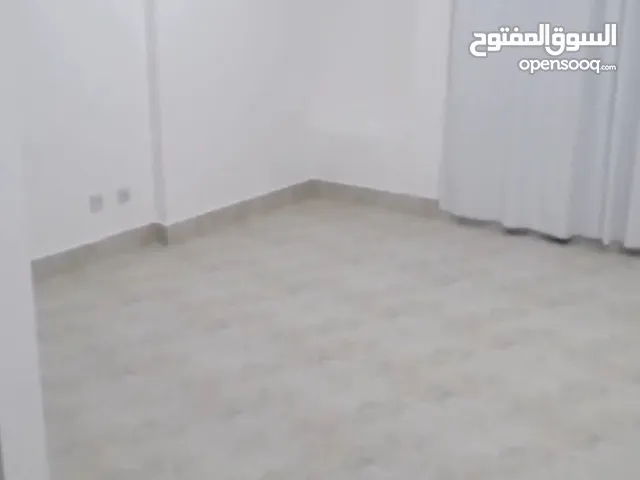 استديو للايجار بالسالميه شارع المغيرة ابن شعبه مساحات مختلفه