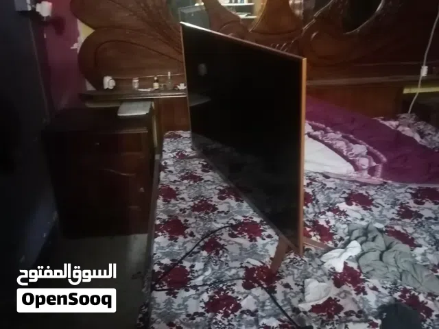 شاشة نضيفة مستخدمة قليل جدا حجم 55
