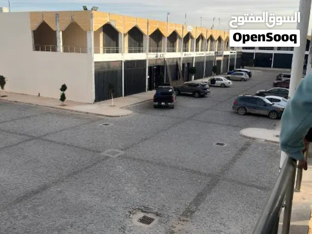 محل تجاري في نادي الاهلي قاريونس