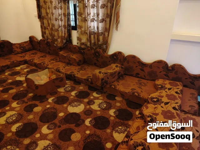 غرفه جلسه ارضيه تظيفه للبيع