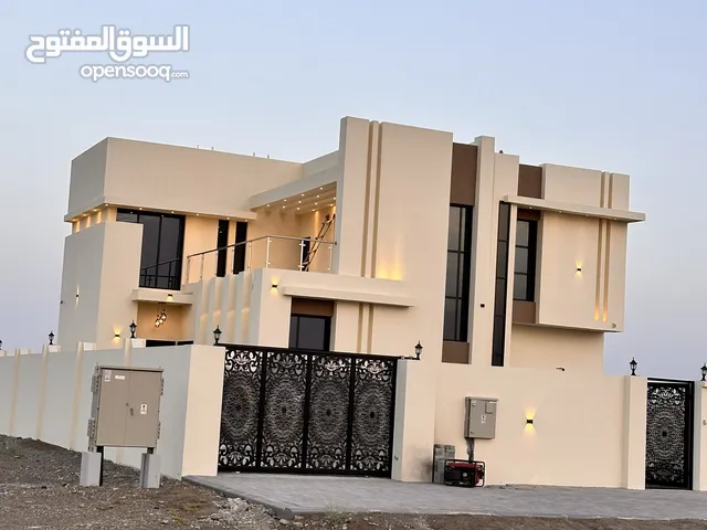 302 m2 4 Bedrooms Villa for Sale in Al Batinah Sohar