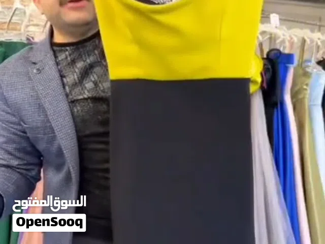 فساتين للبيع بسعر مناسب