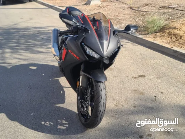 Honda CBR1000RR 2018 – very clean low milage - USA Imported