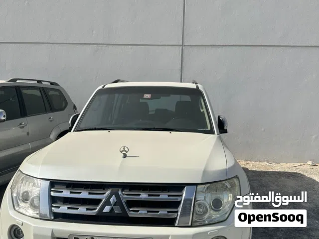 2014 ميتسوبيشي باجيرو GLS