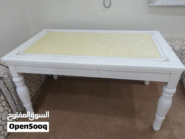 طاولة طعام  للبيع