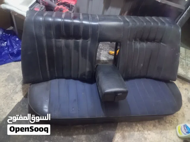 كرسي خلفي مرسيدس 200 قص w115 بحاله جيده جدا للبيع