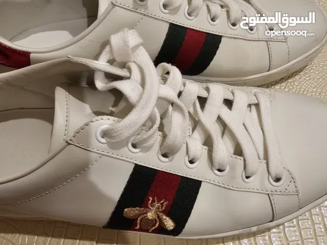 White Sport Shoes in Al Ahmadi