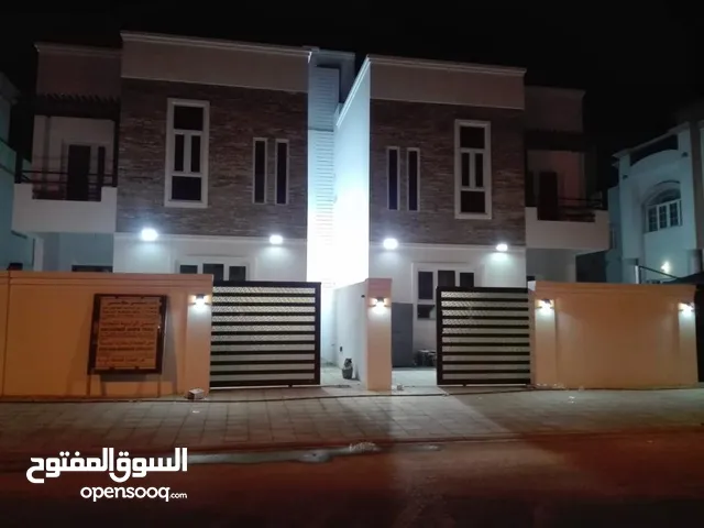 400 m2 More than 6 bedrooms Villa for Sale in Muscat Al Khoud