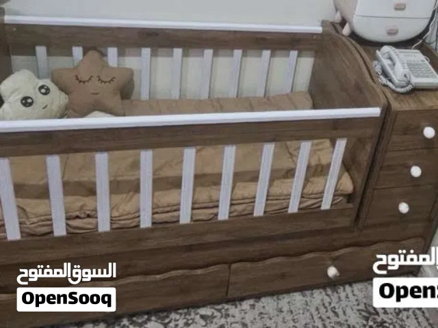 هندول ودولاب أطفال وحتى عمر سبع سنوات