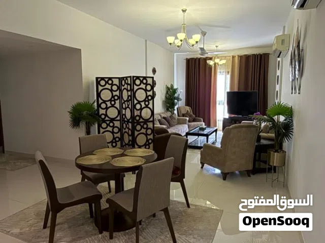 شقة VIP مفروشة فاخرة للإيجار في الخوض السابعة  موقع مميز على شارع مازون