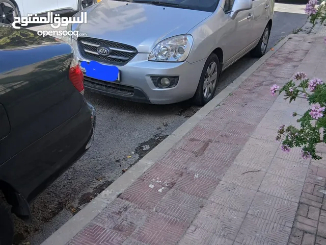كيا كارينز بحالة جيدة موديل 2007 للبيع بسعر 4000 دينار
