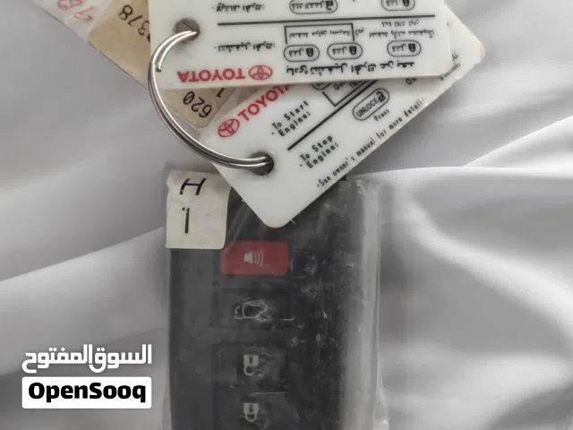 مفاتيح لاندكروزر موديل 2021 و 2017 وكاله غير مستخدمات باكياسهن