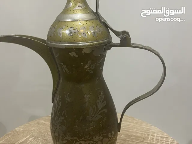 دلة نحاسيه اثريه نادره عمرها 70 سنه للبيع