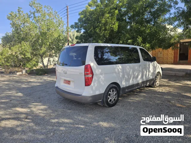 باص سياحي هيونداي H1 مديل 2016. نظيف وجاهز للإستخدام.