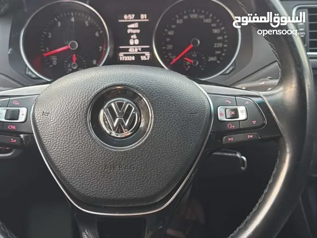 فوكس فاجن جيتا للبيع خالي من الحوادث والصبغ نضيف جداً تأمين وملكيه عام كامل