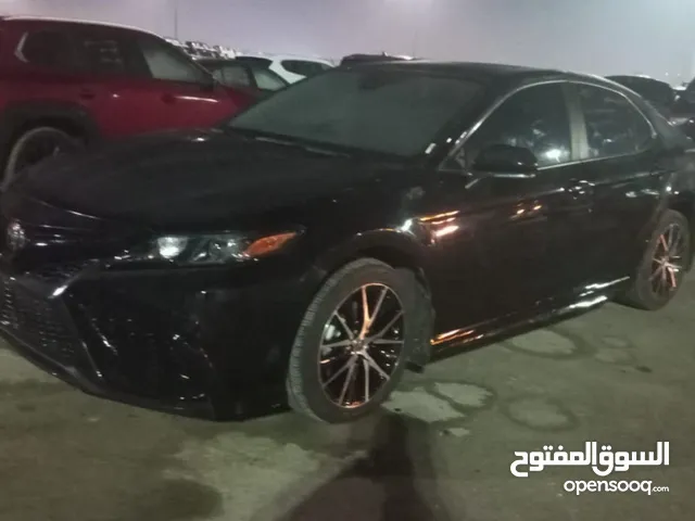 تويوتا كامري موديل 2024 SE بلاك ماشيه 2000 ميل فقط