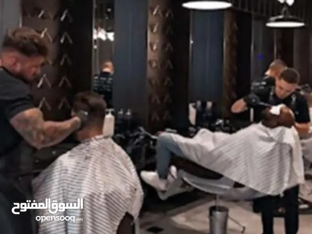 مطلوب حلاق ومعهد رجالي بالمنطقه العاشره علي شارع عام