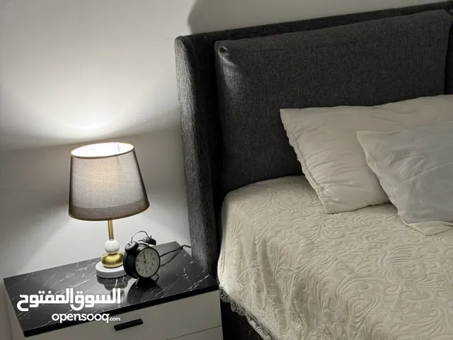 غرفة نوم زوجية إيطالية الصنع