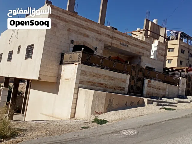 منزل مستقل مميز للبيع بمنطقة هادئة
