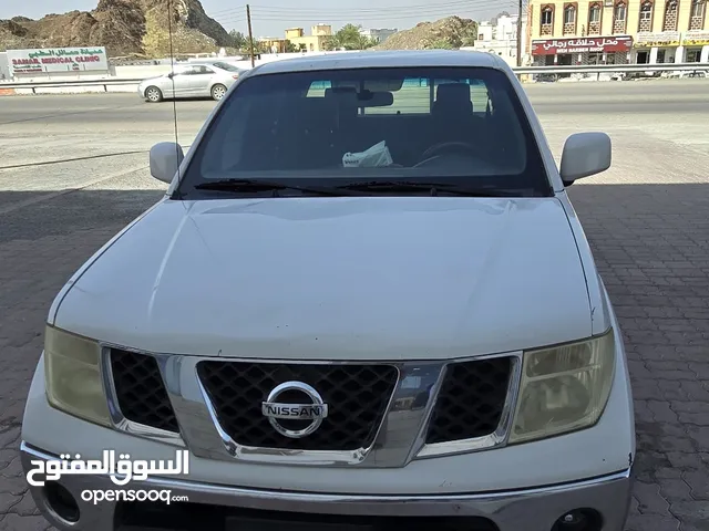Used Nissan Navara in Al Dakhiliya