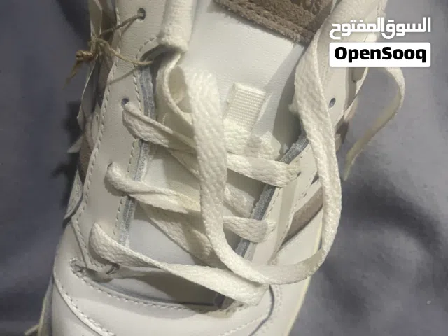 جزمه اديداس