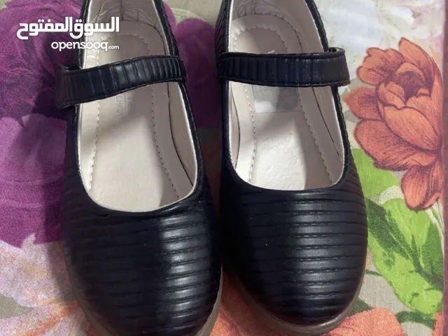 New girls shoes size 34