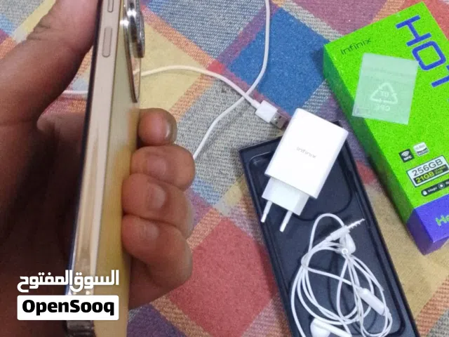 انفينكس هوت 40 برو اعلى فئه البدل يفضل بدل علي ايفون مع دفع فرقيه مني بسيطه