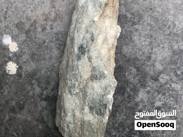 حجر (روخامي ذو عروق خضراءوبيضاءاستخراج من اليونان)
