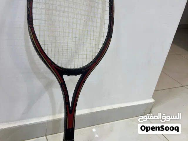 للبيع مضرب تنس Dunlop MAX 500GS بحالة جيدة جدًا مع الجراب الأصلي.