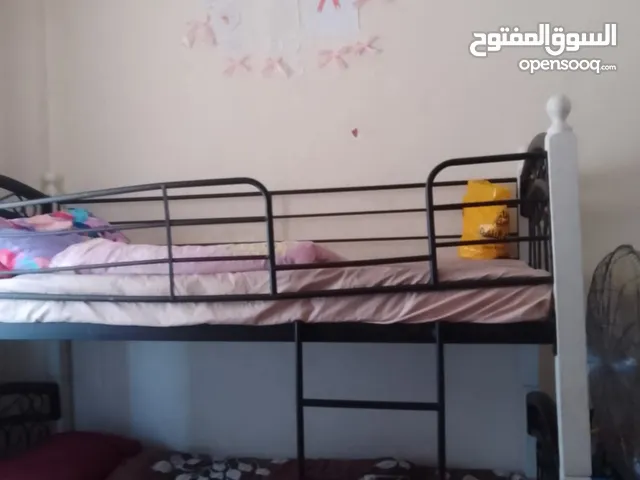 غرفة نوم بناتيه للبيع بحالة جيدة