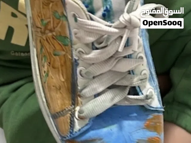بيع حذاء مستعمل تم تجديدة