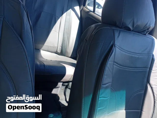 2000 هيونداي افانتي Standard