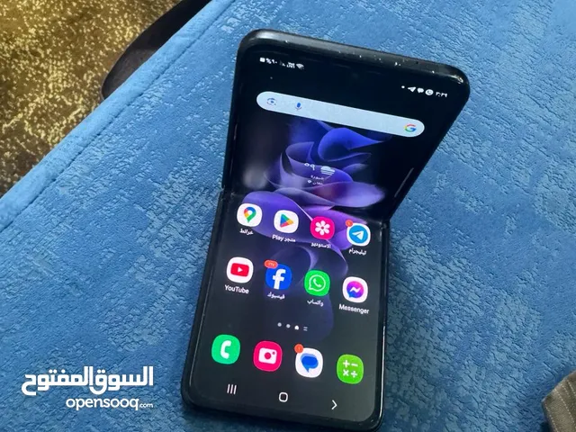 Samsung Galaxy Z Flip3 5G 256 GB in Amman