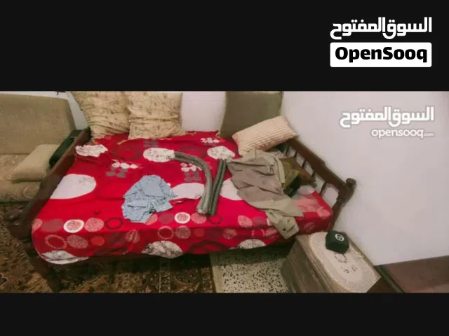 سرير للبيع