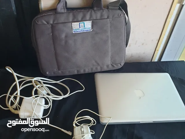 حاسوب MacBook Pro يشتغل جيدا
