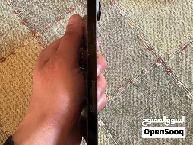 آيفون 14 برو ماكس مستعمل بحالة ممتازة بسعة 128 جيجابايت لون أسود مع شاحن