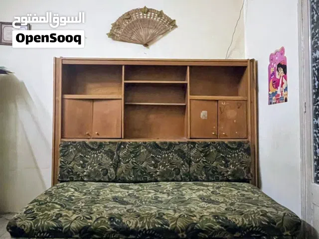 كنبه سحارة بمكتبه عمولة خشب زان استعمال بحالة ممتازة