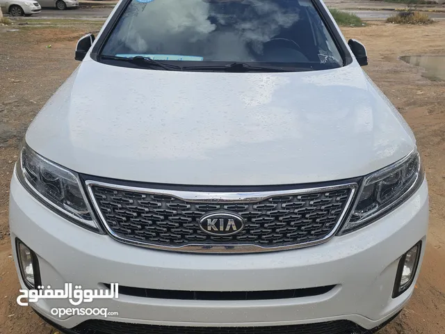 Used Kia Sorento in Tripoli